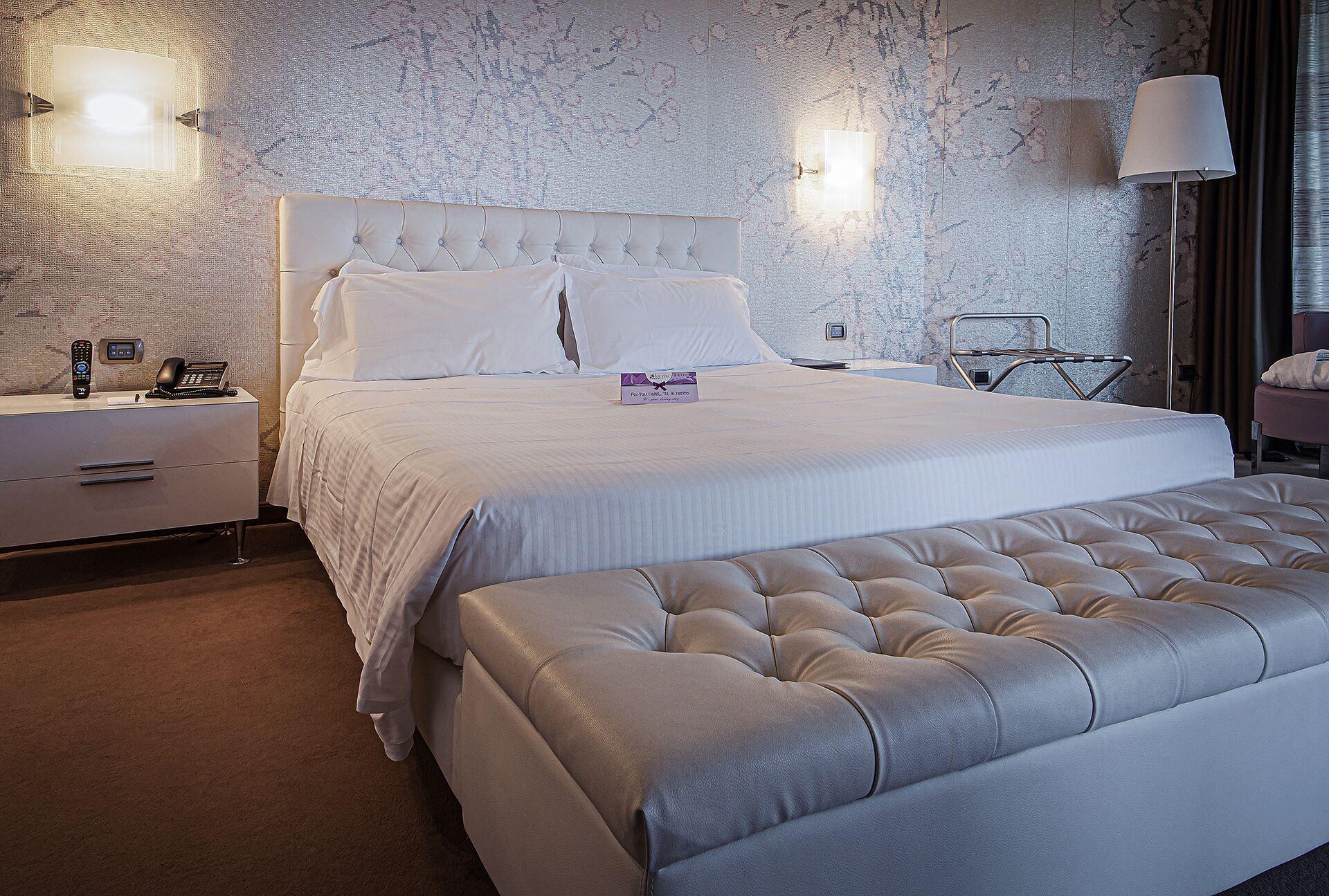 Hotel For You Чернуско-суль-Навильо Экстерьер фото