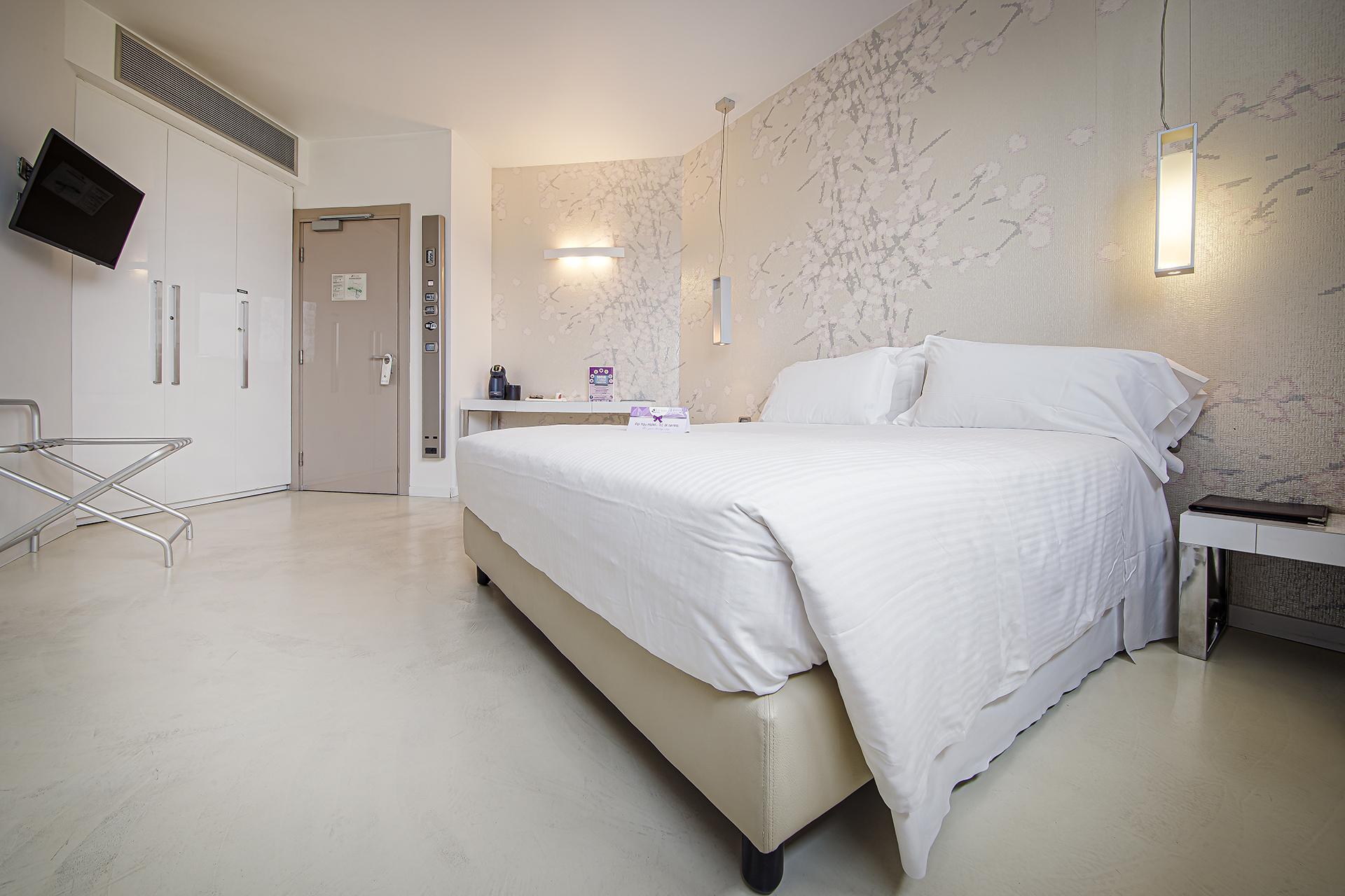 Hotel For You Чернуско-суль-Навильо Экстерьер фото